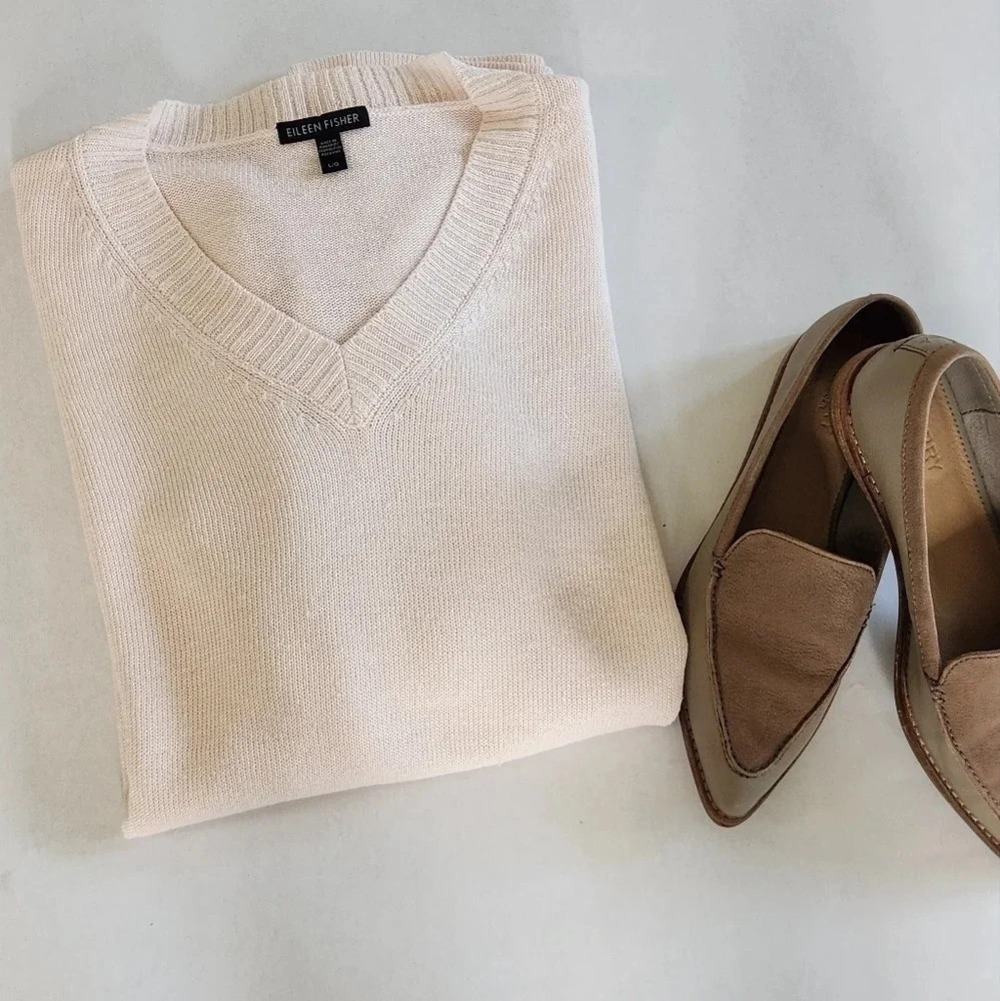 || EILEEN FISHER || pale pink, v-neck, sweater, classic, summer, light weight